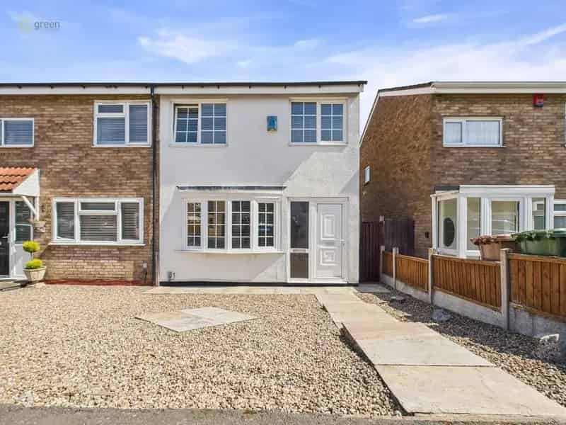 3 Bedroom Semi Detached House For Sale