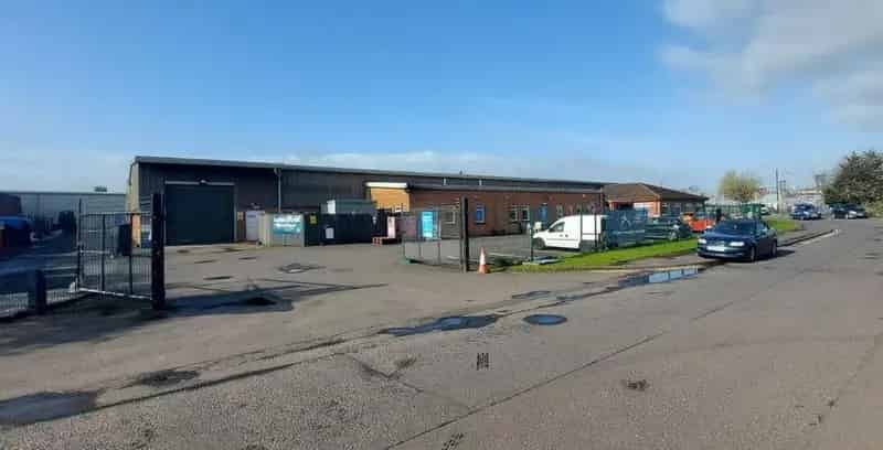 Industrial Unit Warehouse with Offices and Parking