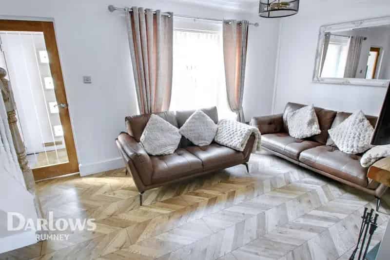 3 Bedroom End Terrace House For Sale