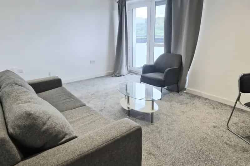 Flat For Rent , Mixenden Road, Calderdale, England