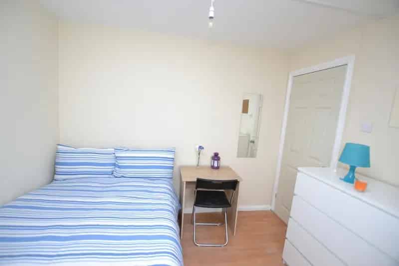 3 Bedroom Detached House to Rent
