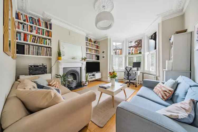 Flat For Sale in London, England