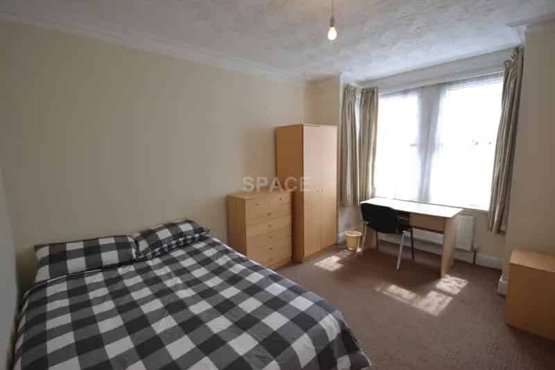 6 Bedroom House Share Near Reading University Bills Included