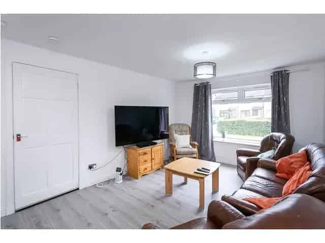 3 Bedroom Semi Detached House for Sale in Tollcross Glasgow