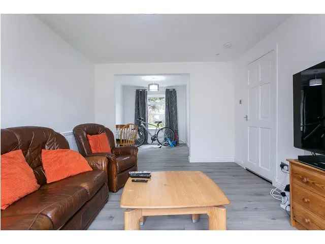 3 Bedroom Semi Detached House for Sale in Tollcross Glasgow