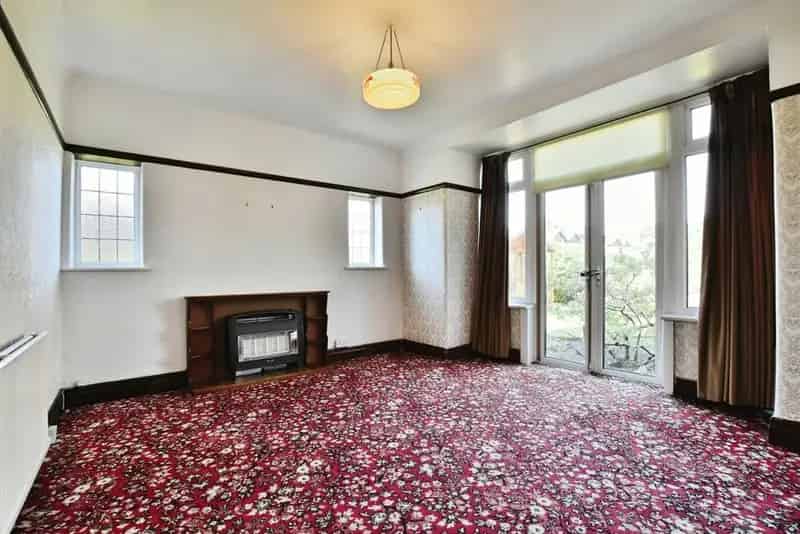3 Bedroom Detached House for Sale in Sale Greater Manchester