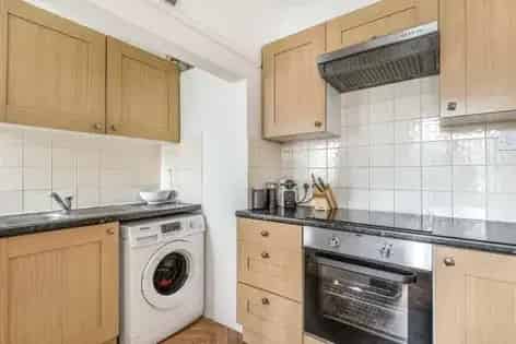 3 Bed Flat 103 m² Fortis Green London