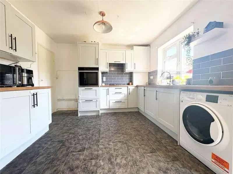 3 Bed Semi-Detached House For Sale No Onward Chain