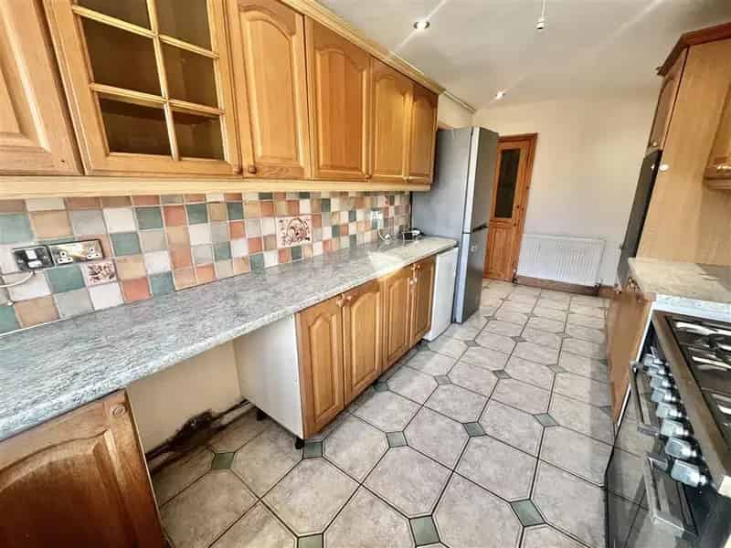 Five Bedroom Detached House in Wollaton NG8