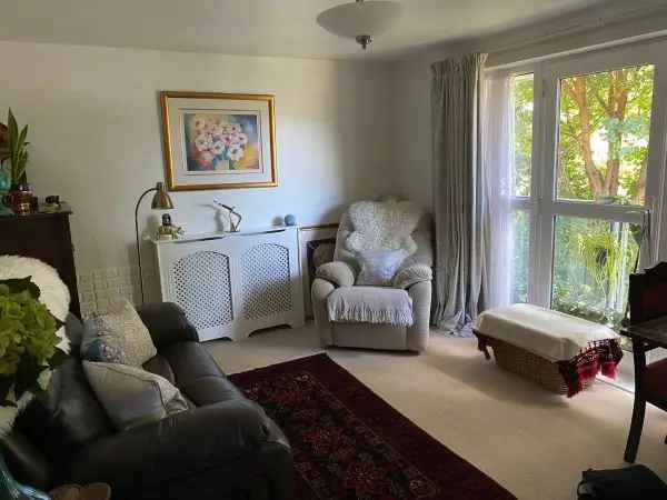 Flat For Rent in Borough of Spelthorne, England