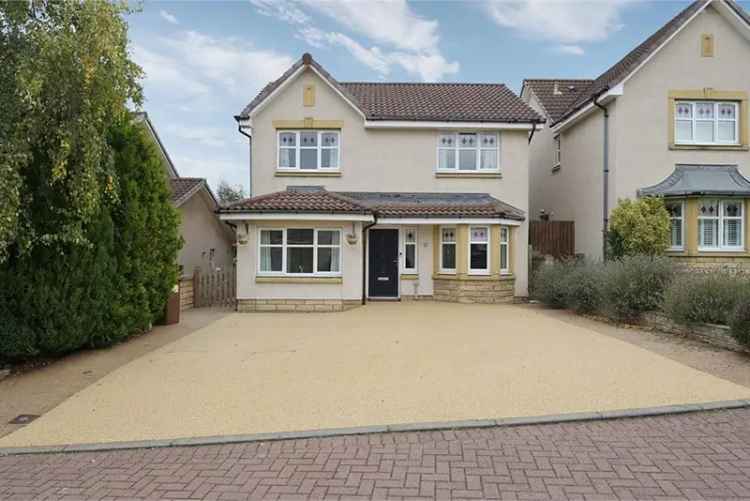 4 Bed House - Detached with 2 Reception Rooms