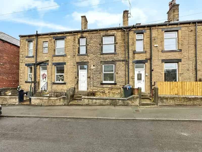 2 Bedroom Mid Terrace House to Rent Morley West Yorkshire