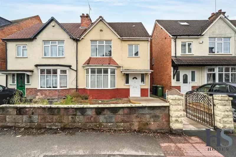 3 Bedroom Semi-Detached House for Sale - Ideal for Investors