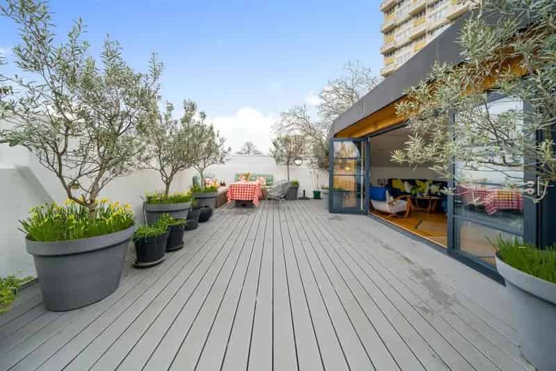 Flat For Sale , London, England