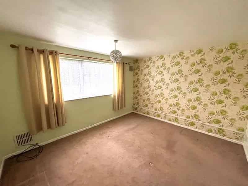 2 Bedroom Ground Floor Maisonette For Sale