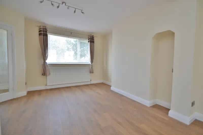 3 Bedroom Semi-Detached House to Rent