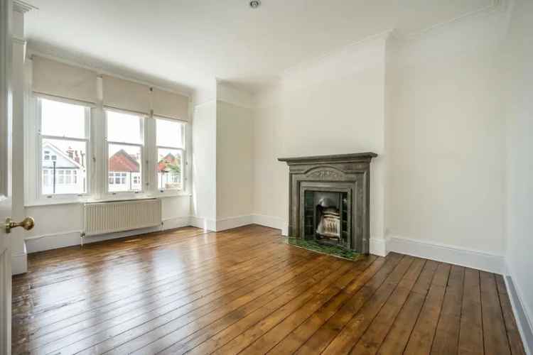 3 Bedroom Maisonette To Rent Clapham