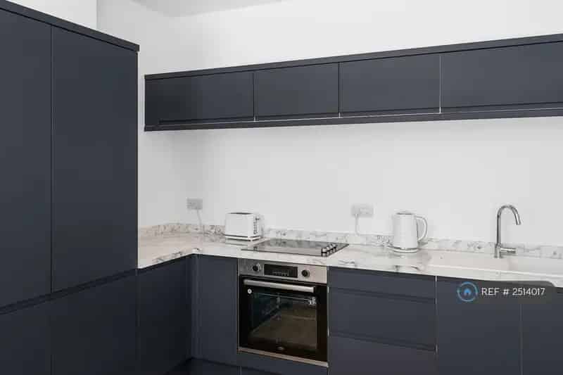 3 Bedroom Flat Arnos Vale BS4 Students Welcome