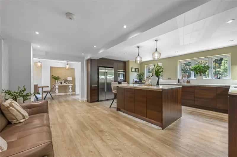 4 Bed Detached House for Sale