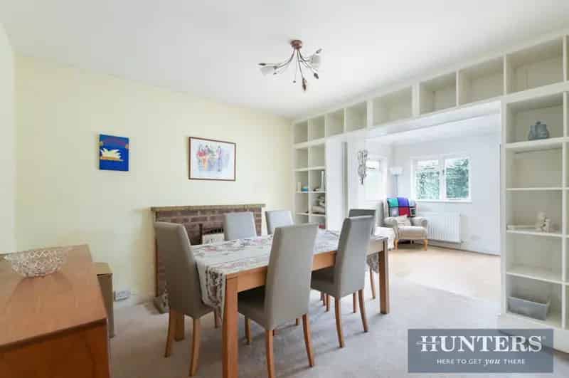 3 Bedroom Detached House For Sale Worcester Park