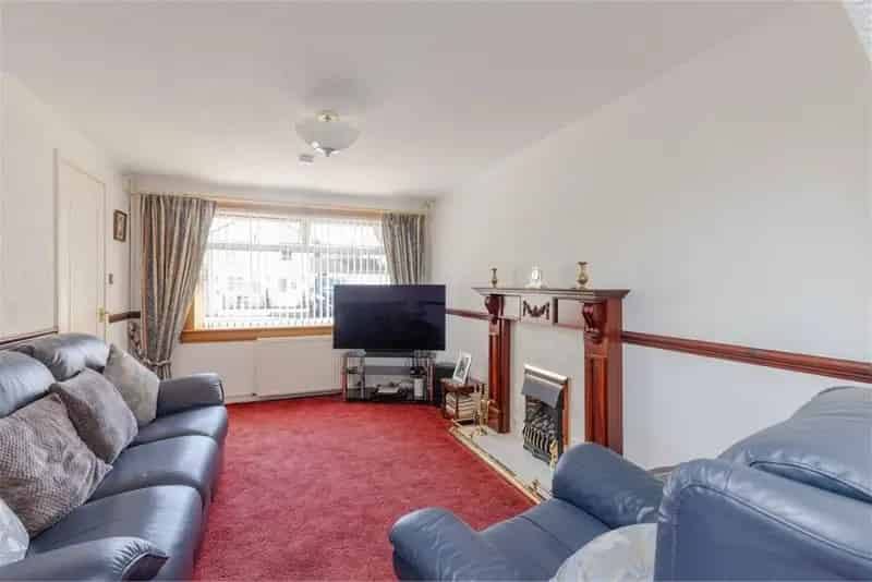 3 Bed House - Semi Detached with 1 Reception Room