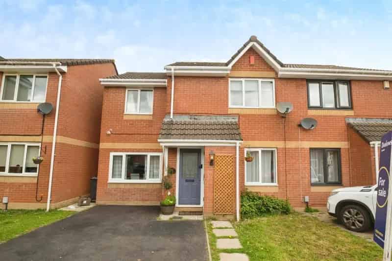 3 Bed Semi Detached House with Garage Conversion