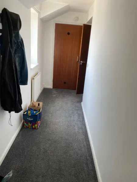 Flat For Rent in Newquay, England