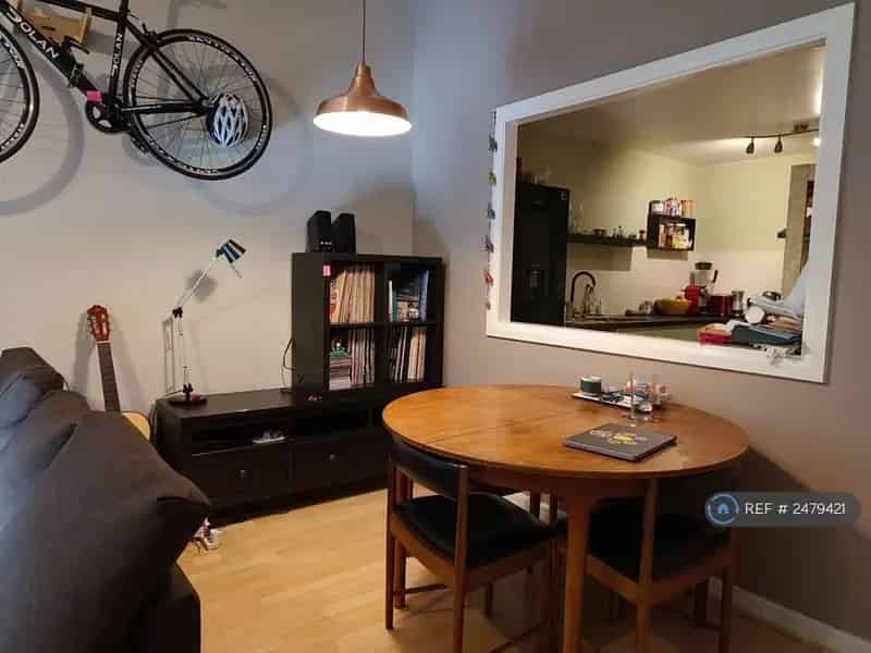 Spacious 1 Bed Flat Birmingham City Centre Gated Parking
