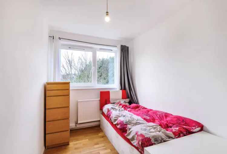 2 Bedroom Flat for Sale - Bright, Spacious, Communal Gardens