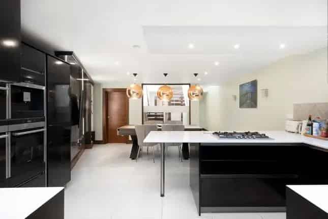 3-Bedroom House for Sale near Clapham Common