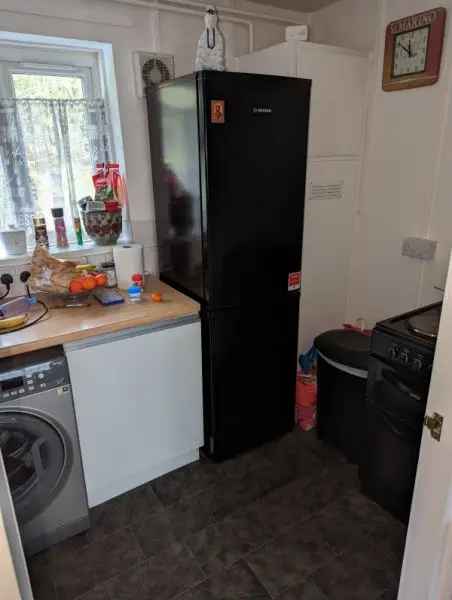 Flat For Rent in Wealden, England