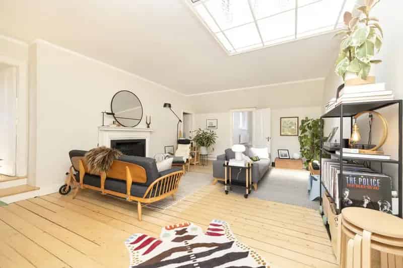 3 Bedroom Flat for Sale in The Grange Edinburgh