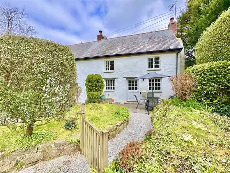 2 Bedroom Cottage for Sale near Peterville Square and Trevaunance Cove