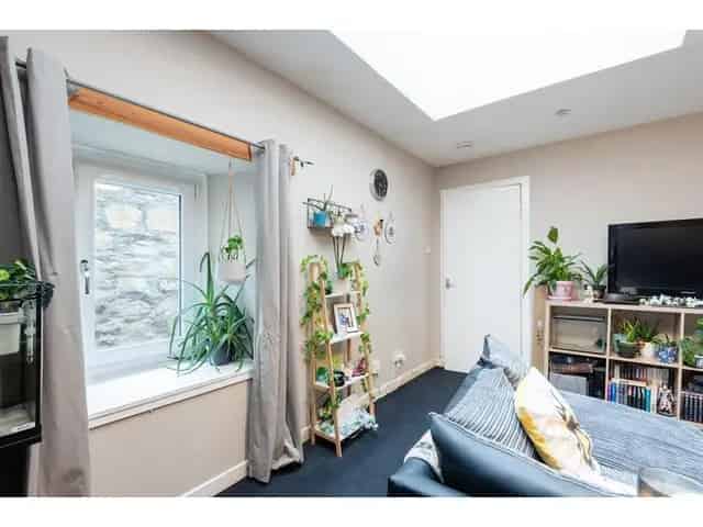 2 Bedroom Maisonette for Sale in Cupar