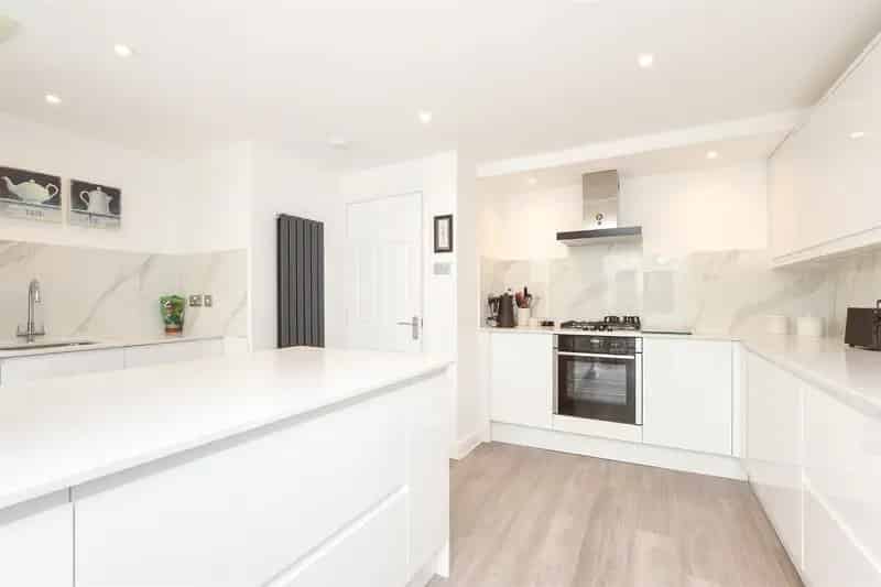 3 bedroom town house for sale