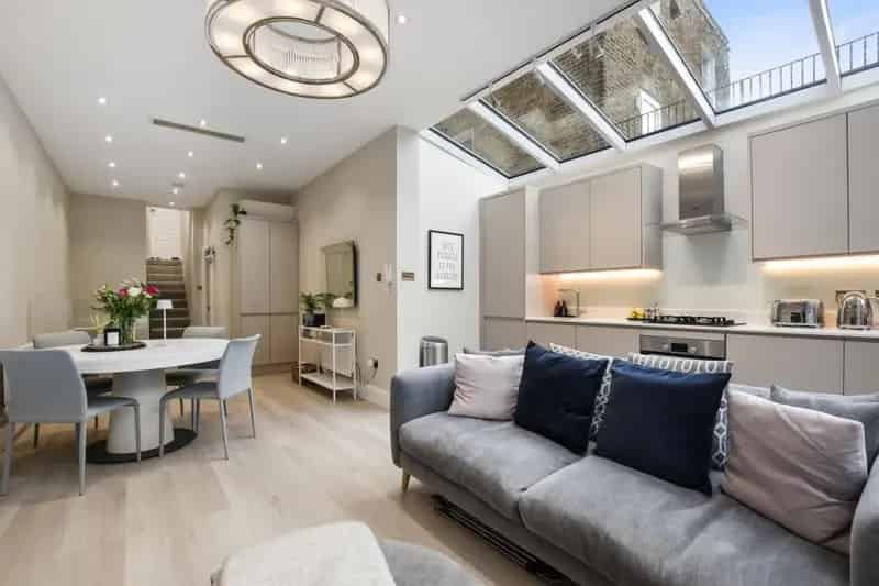 2 Bedroom Flat for Sale in West Hampstead