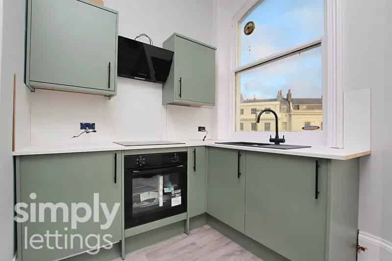 0 Bedroom Flat House to Rent in Brighton 7 Dials