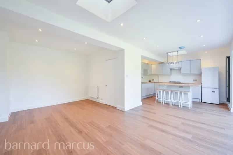 Immaculate 3 4 Bed Semi Detached House Newly Refurbished