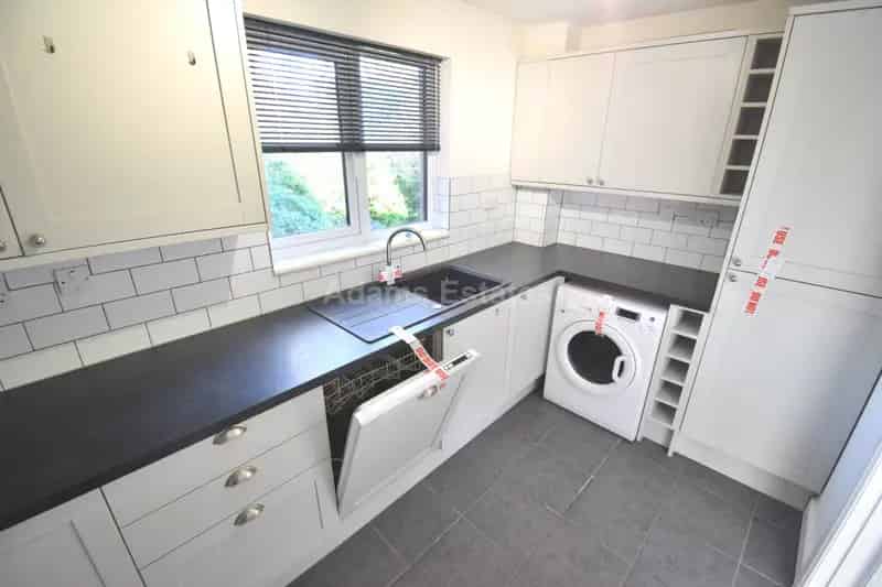 2 Bedroom Flat House to Rent