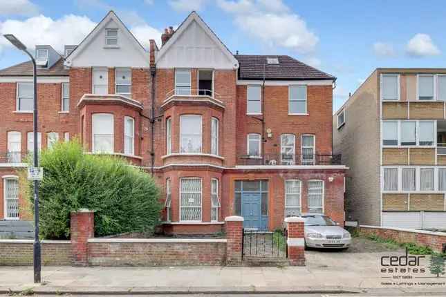 Flat for Sale in Compayne Gardens London NW6