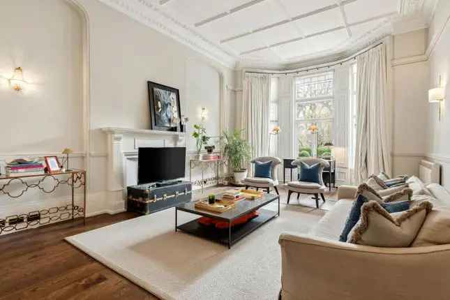 2-Bed Flat Courtfield Gardens London SW5