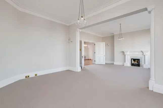 Flat to rent in York House Place, Kensington W8