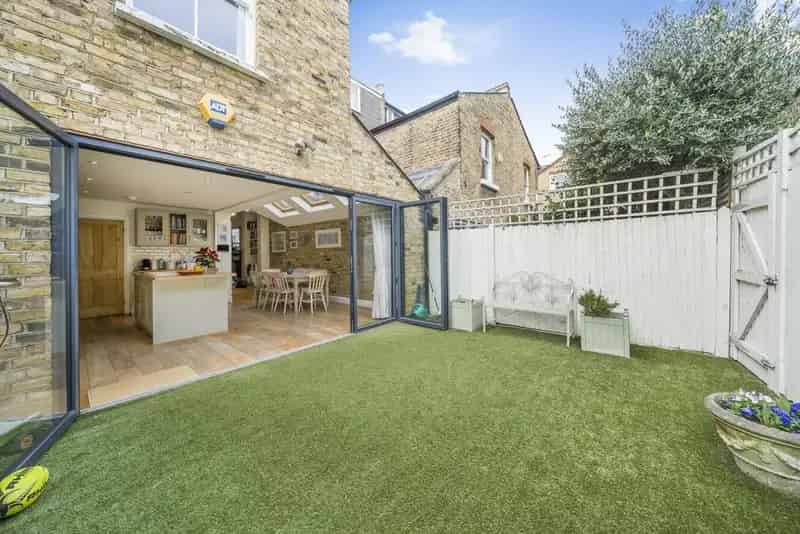 Four Double Bedroom Period Family Home West Putney