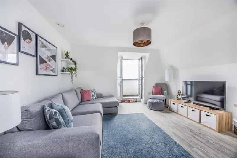 2 Bed Flat for Sale in Bournemouth Near Beach