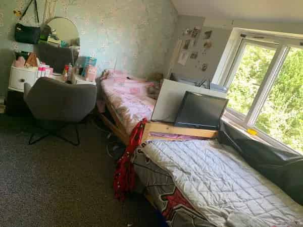 2 Bedroom House Near Parks Shops and Schools