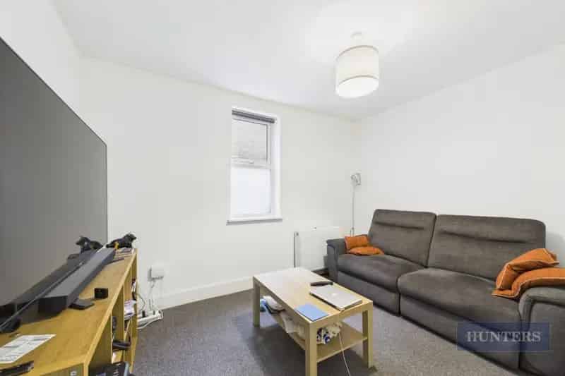 2 bedroom Flat
 To Let