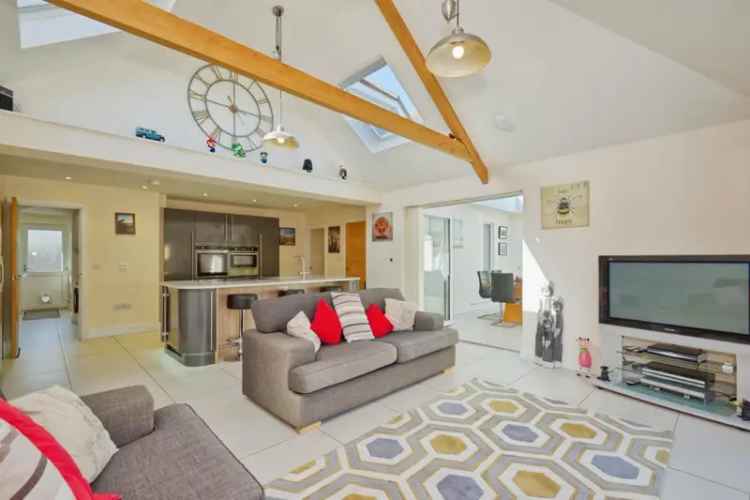Detached Chalet Bungalow with Annexe and Stunning Views