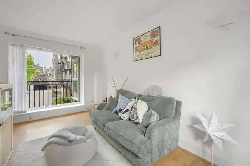 1 Bed Flat for Sale - Modern Development, Private Balcony