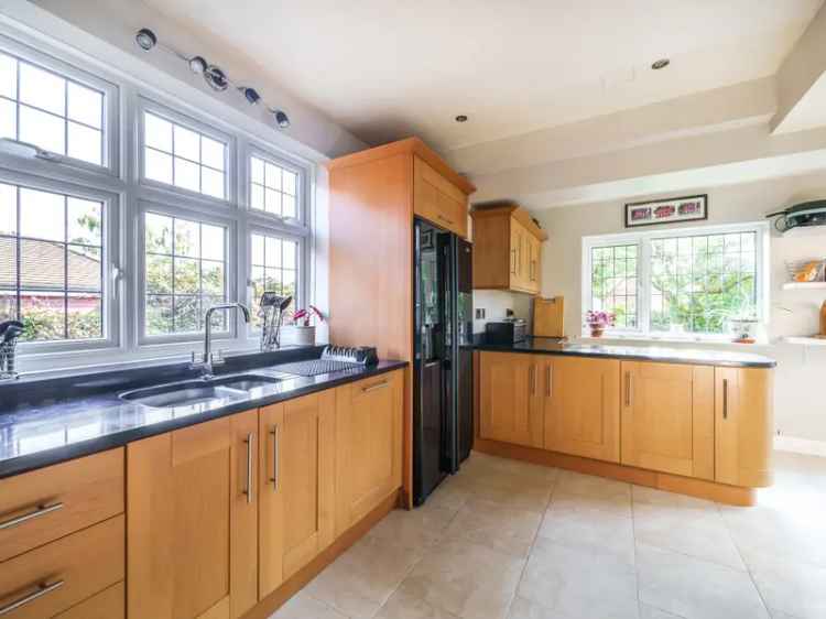 Detached House for sale with 4 bedrooms, Bradford Road Wakefield