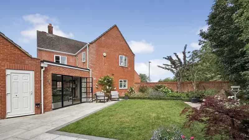 4 bedroom House
 For Sale